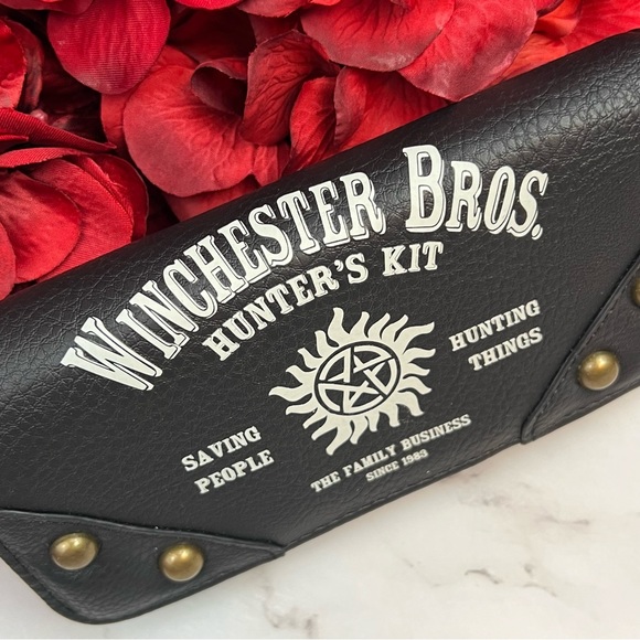 Supernatural Black Pentagram Bifold Wallet - Picture 3 of 13